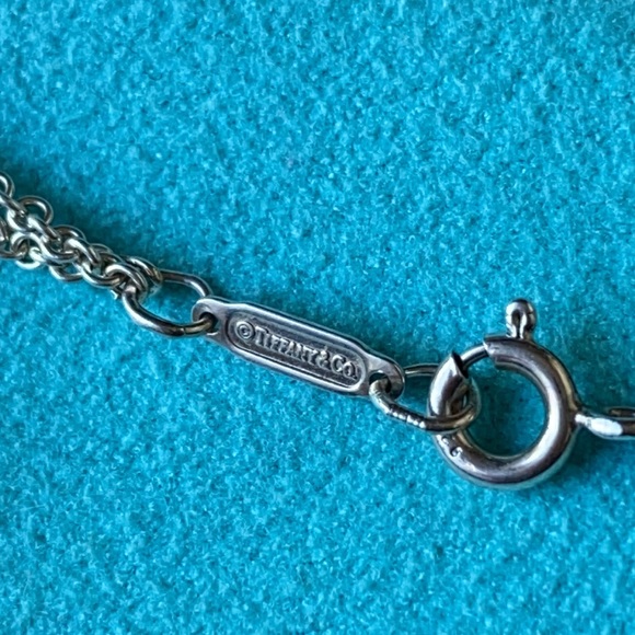 Tiffany & Co. infinity necklace - Picture 3 of 5